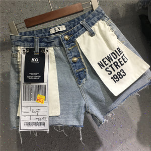 "Contrast Denim Shorts with label" high waist.