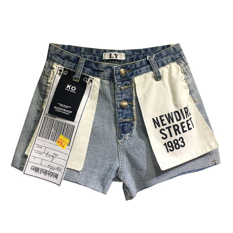 "Contrast Denim Shorts with label" high waist.